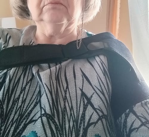 Customer photo review of Kompressziós Neoprén Vállrögzítő