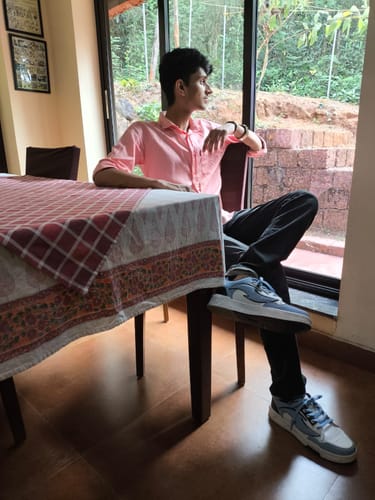 Customer photo review of SNOW Men's casual sneaker