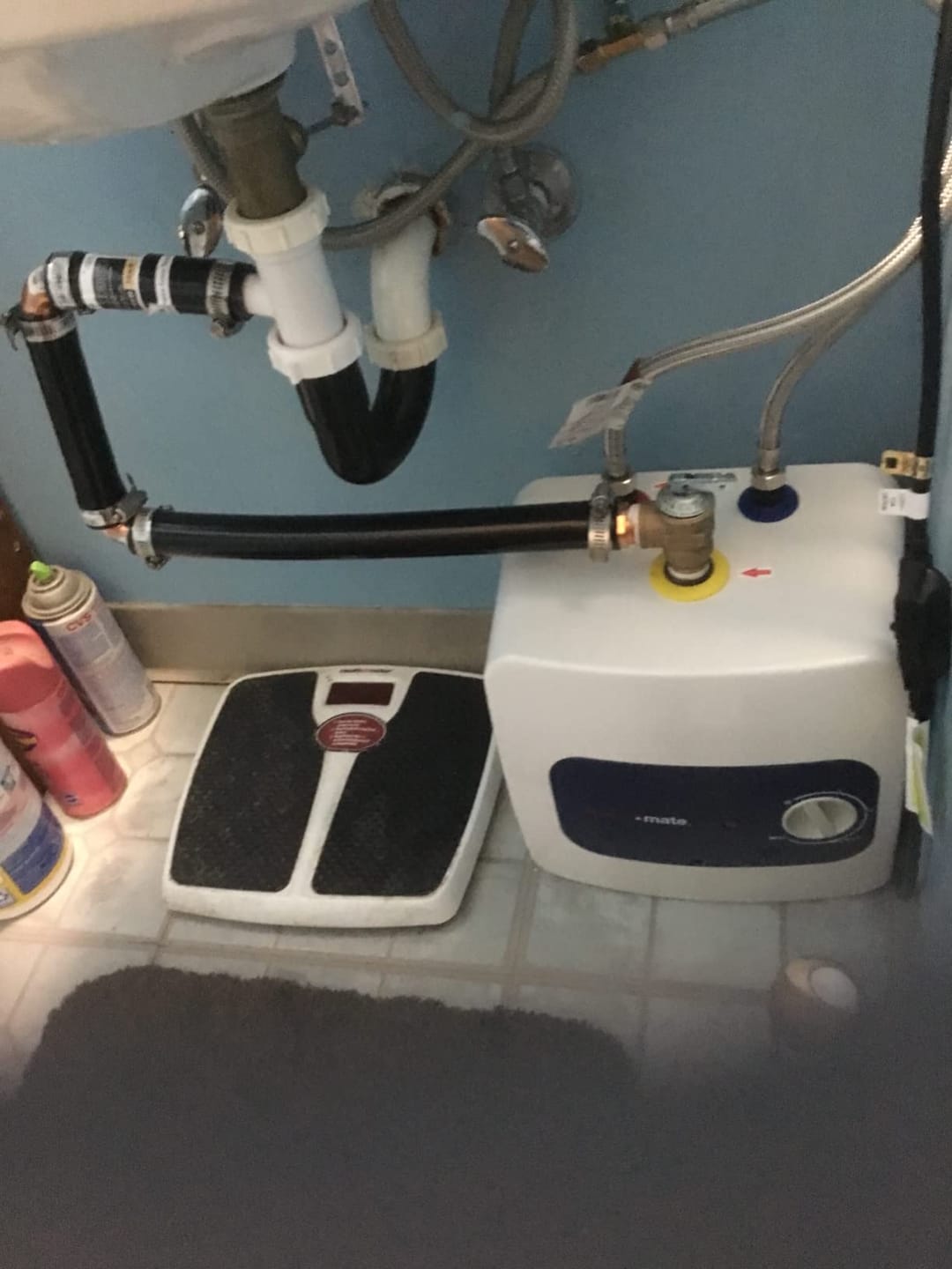 Customer photo review of Mini Tank Electric Water Heater 4.0 Gallons