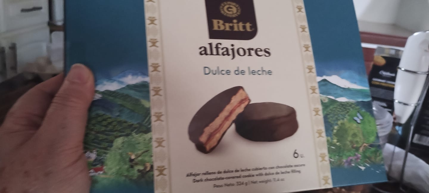 Customer photo review of Alfajor Relleno De Dulce De Leche Cubierto De Chocolate Oscuro Britt