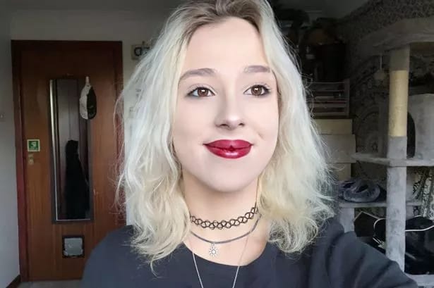 Customer photo review of HoneyNoir - Lip Stain