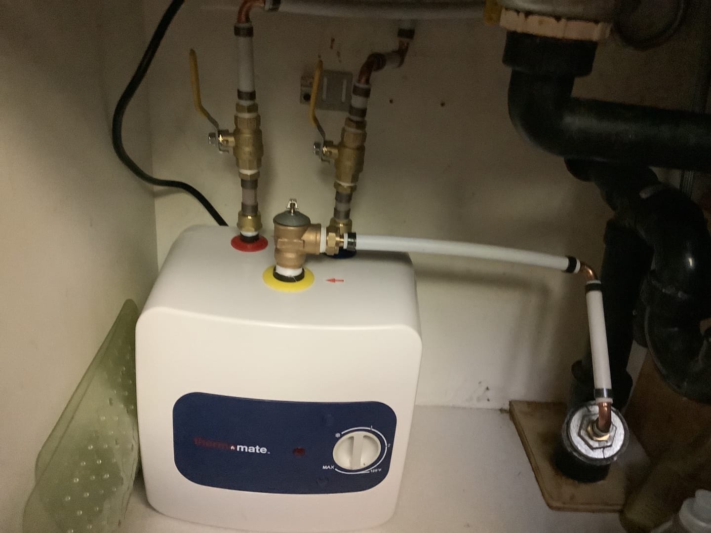 Customer photo review of Mini Tank Electric Water Heater 1.3 Gallons