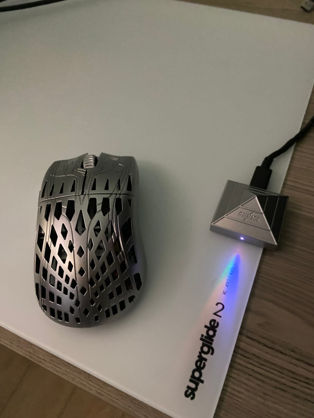 Customer photo review of Pwnage Trinity Karbon Fiber Wireless Mouse