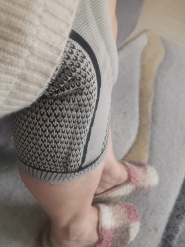 Customer photo review of Térdvédő Zselés Patella Gyűrűvel és Oldalstabilizátorral