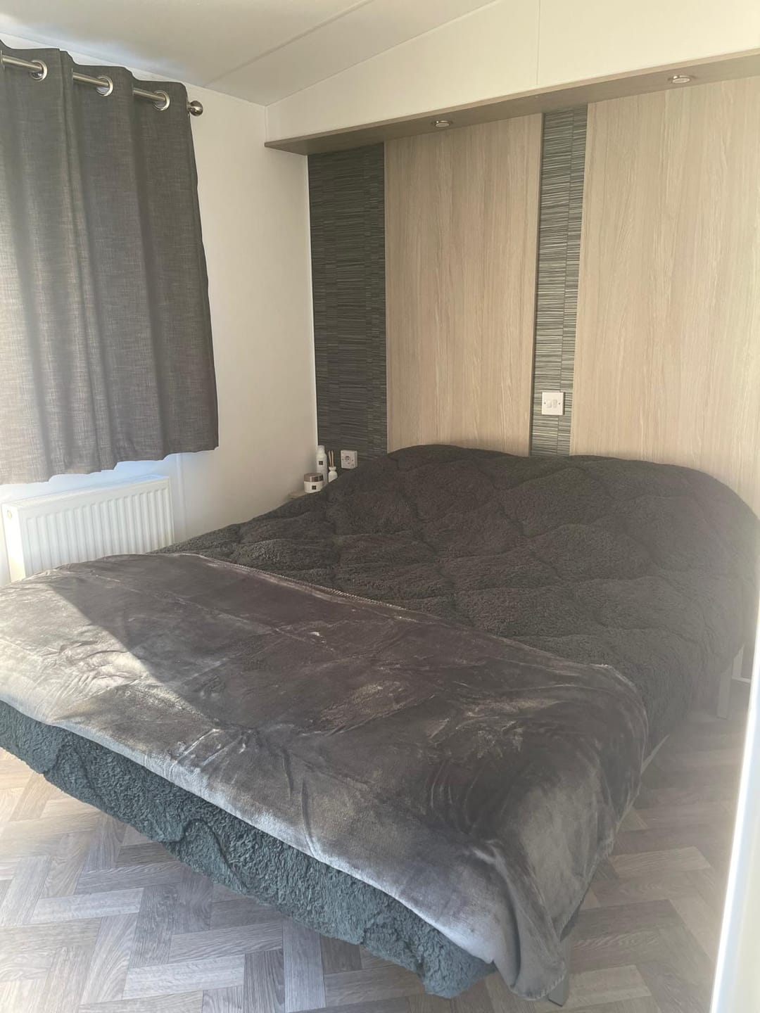 Customer photo review of Y-NOT™ Dekbed Zonder Overtrek Mat Satijn Taupe