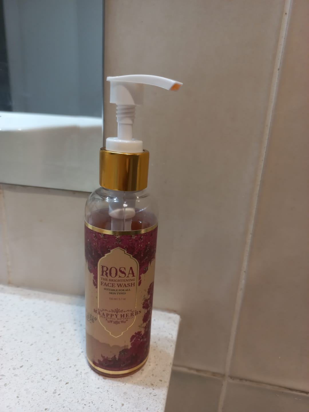 Customer photo review of Rosa The Brightening Facewash