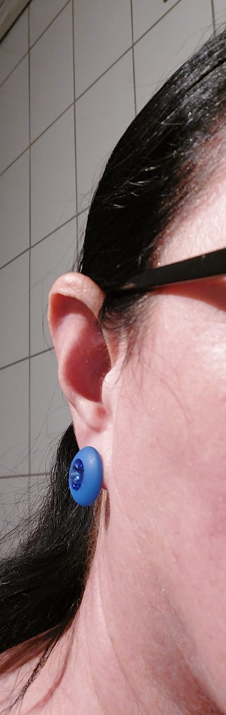 Customer photo review of Ohrstecker Sassari in Blau