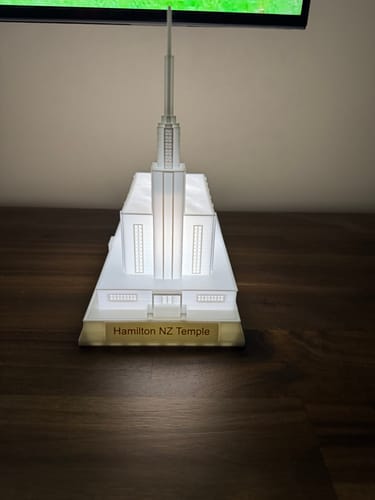 Customer photo review of Hamilton New Zealand Temple Night Light