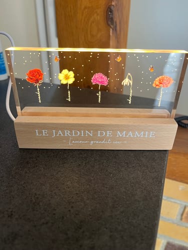Customer photo review of Le Jardin de Mamie - Plaque LED acrylique personnalisée avec fleurs pour Maman et Mamie