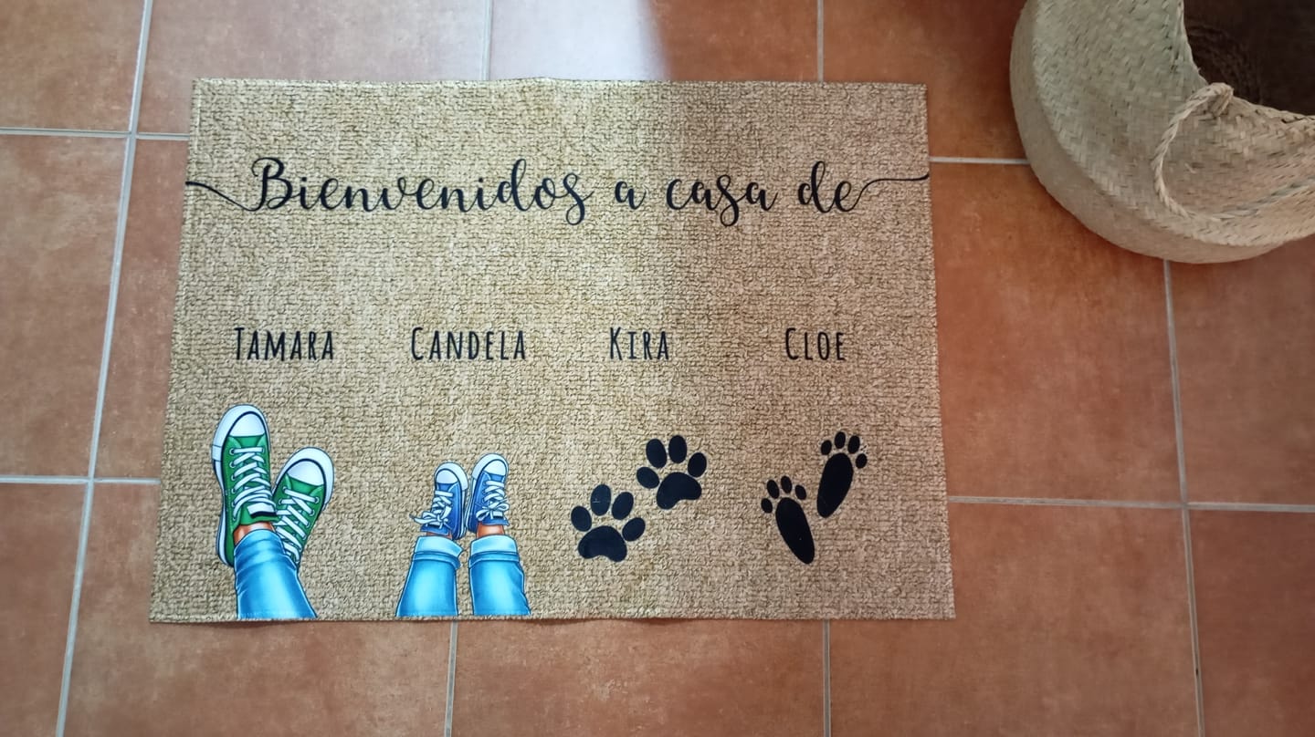 Customer photo review of Zapatos y patas - Felpudo personalizado