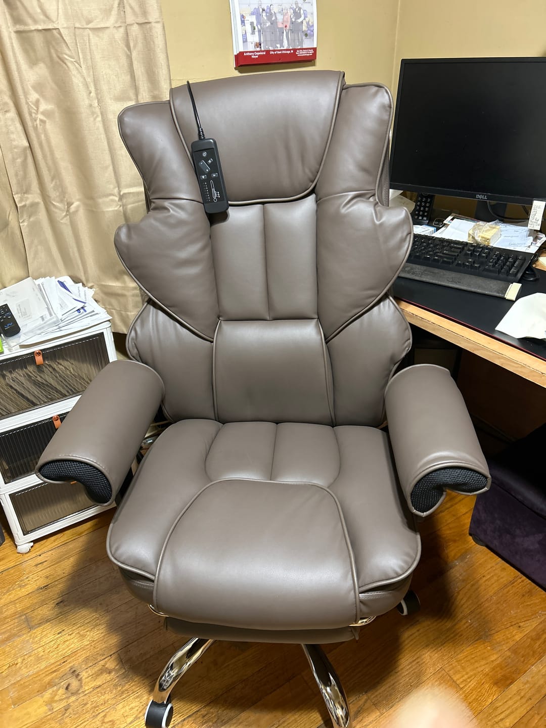Customer photo review of Reclining Office Chair with Footrest and Ergonomic Backrest, Brown