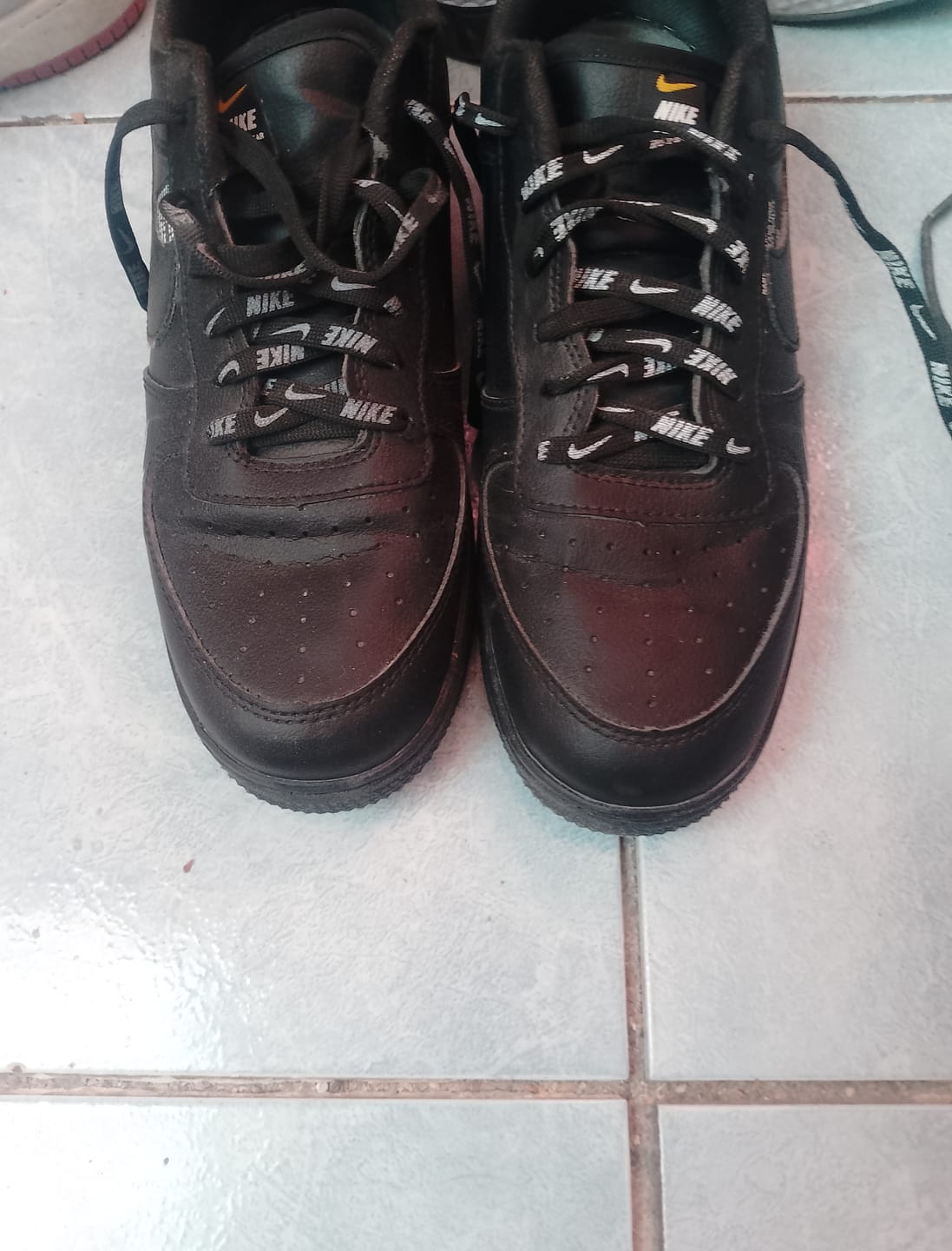 Customer photo review of Tenis 275 Negro Total