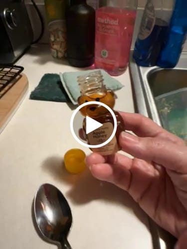 Customer video review of Apple Infused Honey 🍎