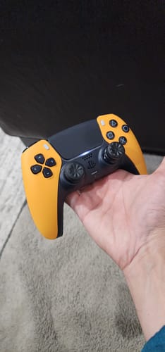 Customer photo review of Custom Cinch PS5 Pro - Custom Design Ref: 3PX3UJ