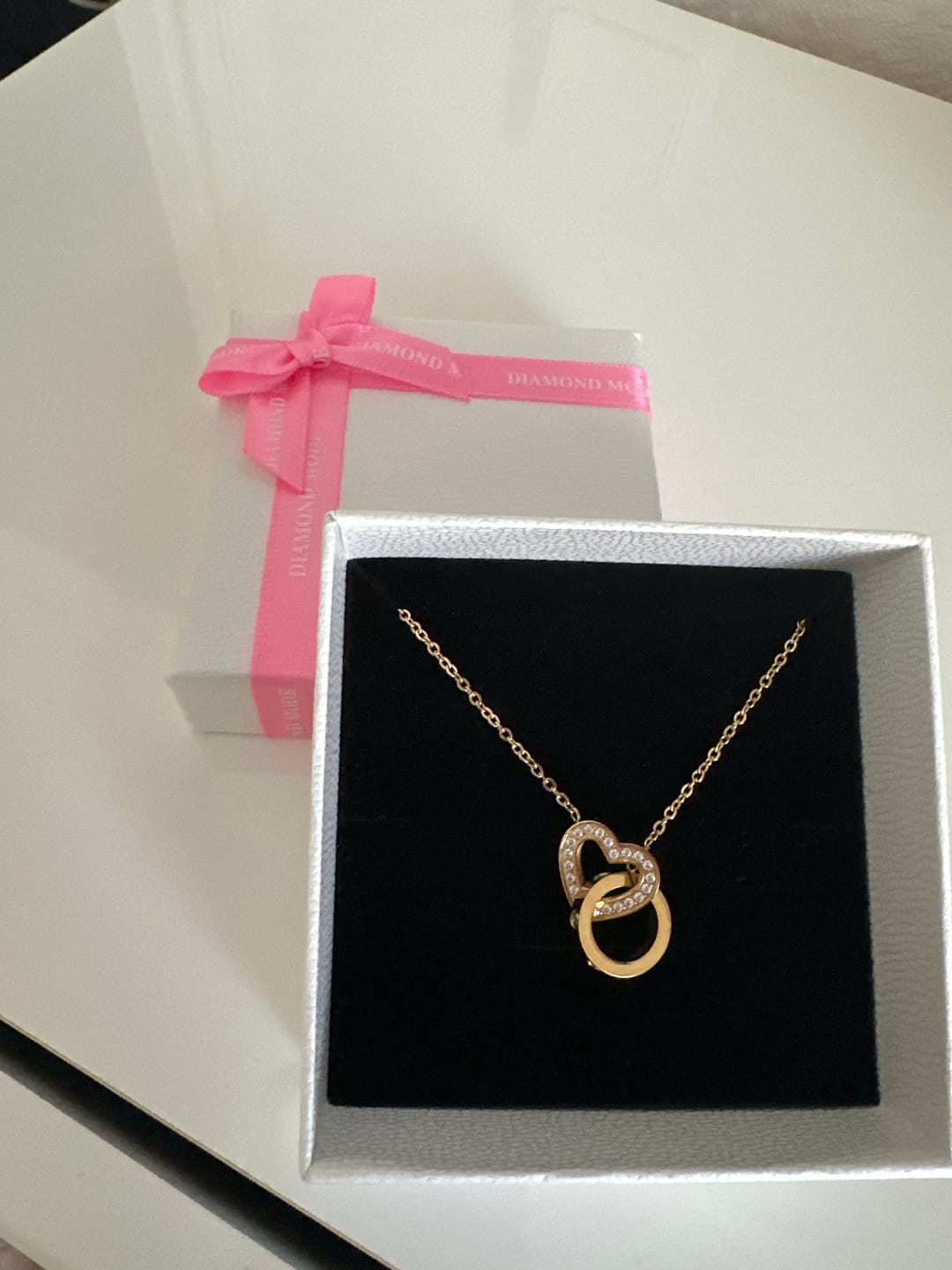 Customer photo review of Infinity Love Kette | 18K vergoldet