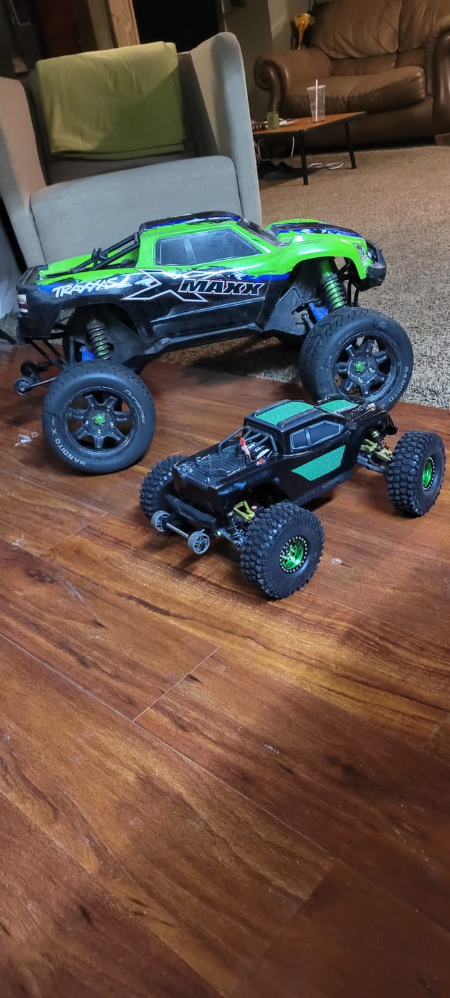 Customer photo review of Aluminum Front Steering Hub For RZ001 and XTS-F10