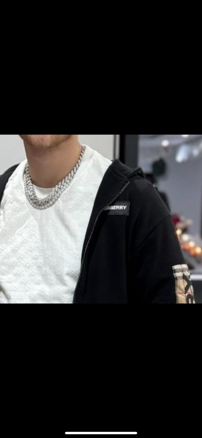 Customer photo review of 20mm Monaco Chain - White Gold