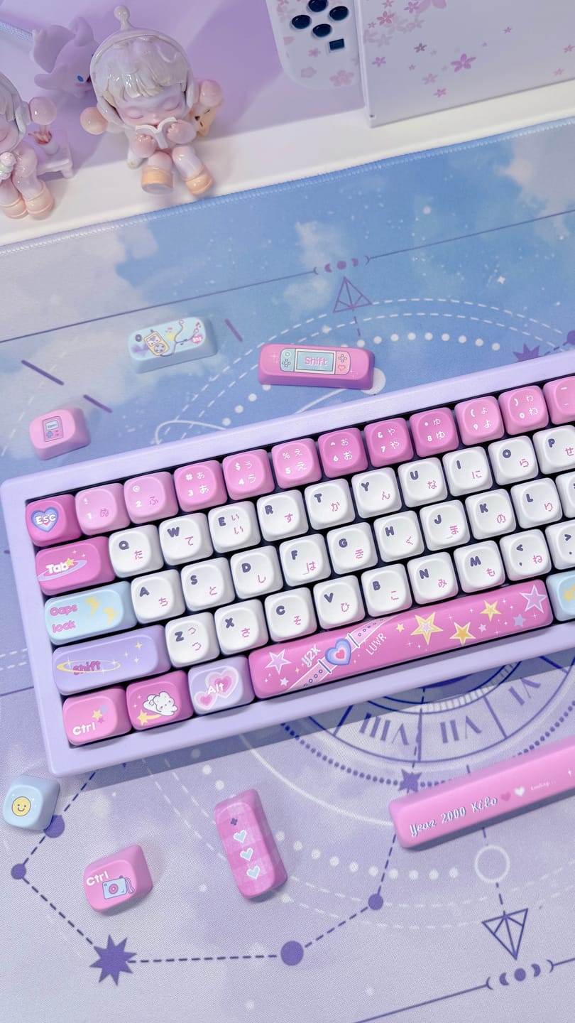 Customer photo review of KiiBOOM x Elyxirine Digital Dreams: Pastel Y2K Keycap Set
