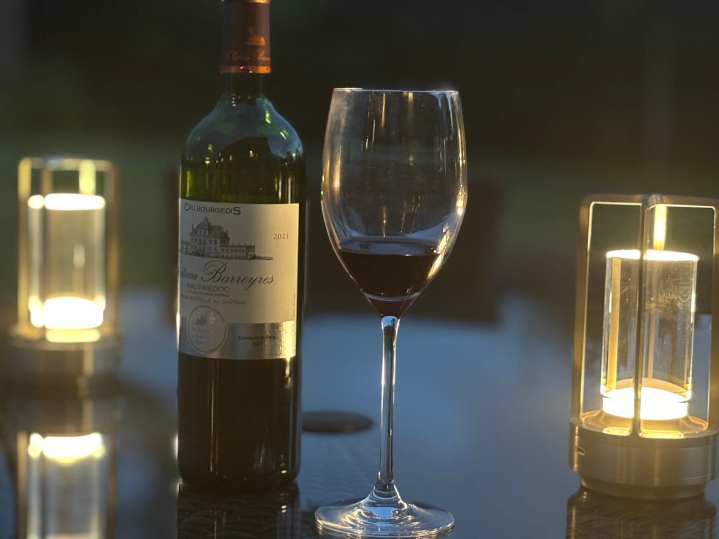 Customer photo review of Modern Cordless Metal Nordic Desk & Table Lamp - Cordless, Rechargeable, LED with Touch Control & Dimming Feature, Suitable for Bedroom, Home, Outdoor - Ideal Night Light for Restaurant and Home Usage
