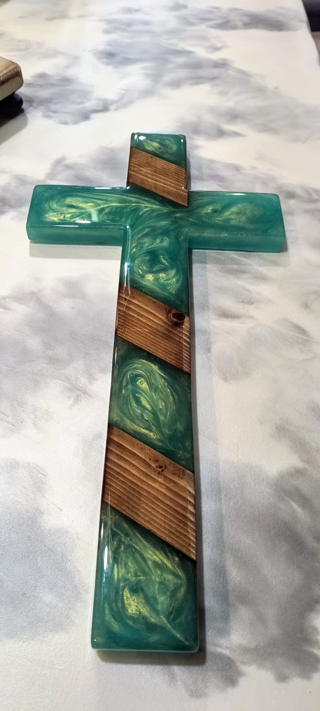 Customer photo review of 20x10x1" Cross Silicone Mold For Epoxy Resin - Large Cross Mold