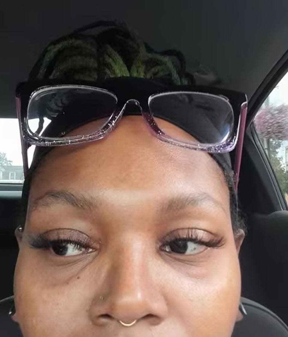 Customer photo review of 3-in-1 Lash Bond & Seal & Remover（Black Bond）