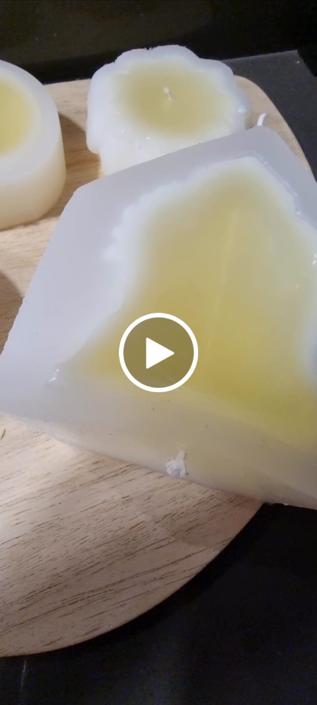 Customer video review of Fragancia CHAKRA ESSENCE