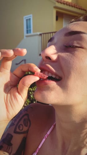 Customer photo review of Aventus 600mg Delta-8 THC Raspberry Gummies Vegan 10 Pack