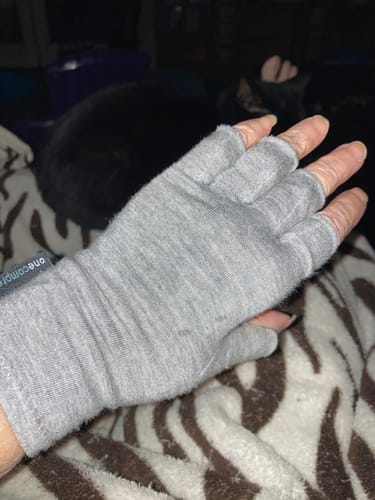 Customer photo review of Premium Onecompress™ Gloves