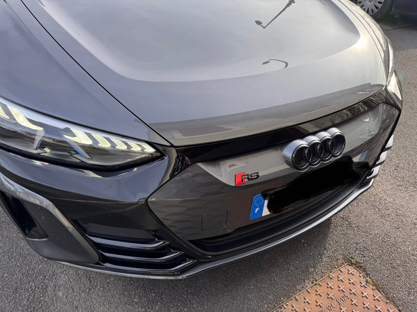 Customer photo review of Logo / Badge Audi RS3 / RS4 / RS5 / RS6 / RS7 Noir
