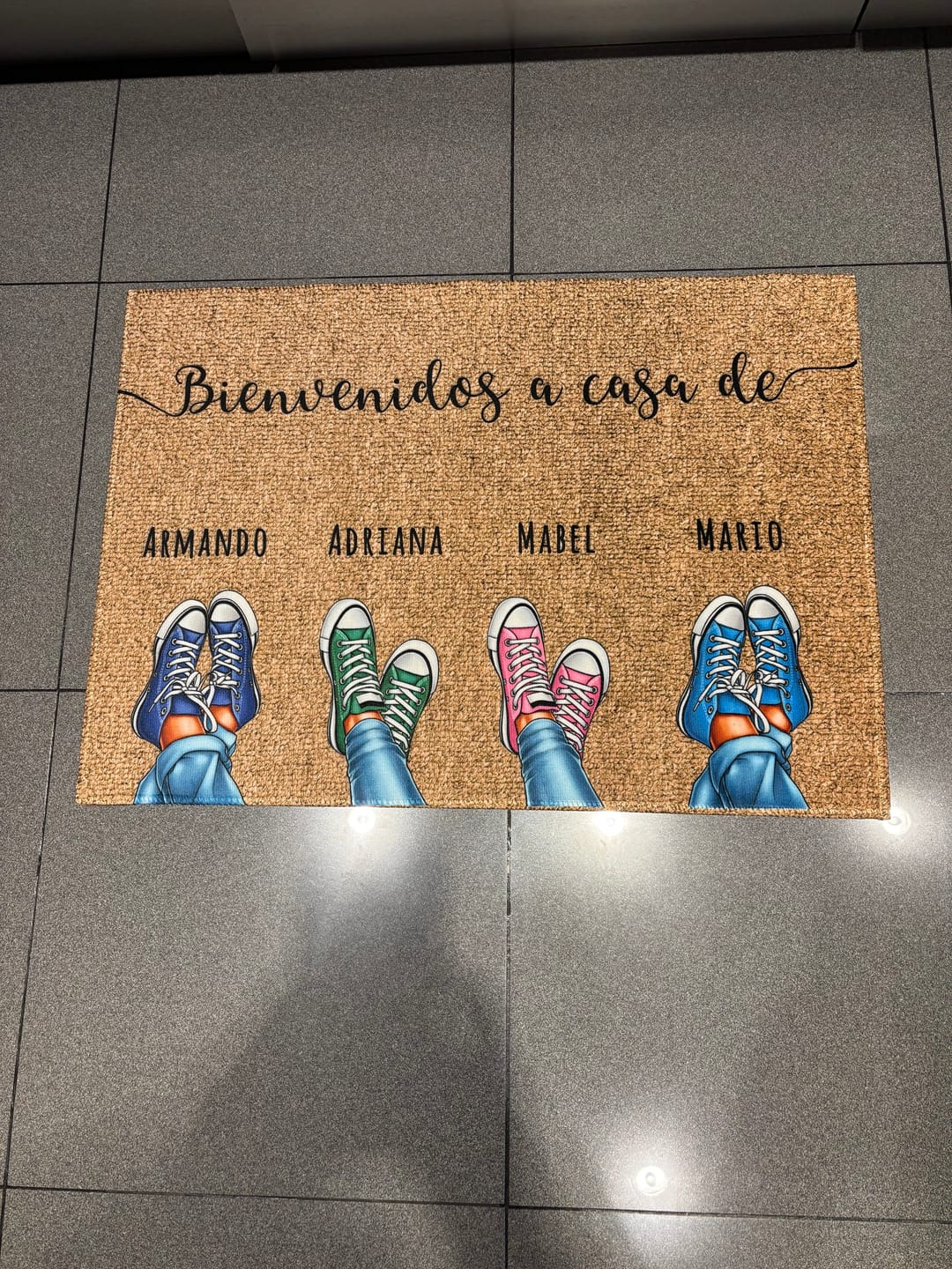 Customer photo review of Zapatos y patas - Felpudo personalizado