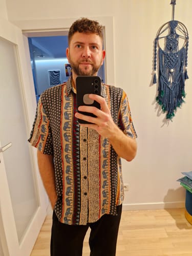 Customer photo review of Chemise à manches courtes verte à imprimé éléphant rayé pour hommes