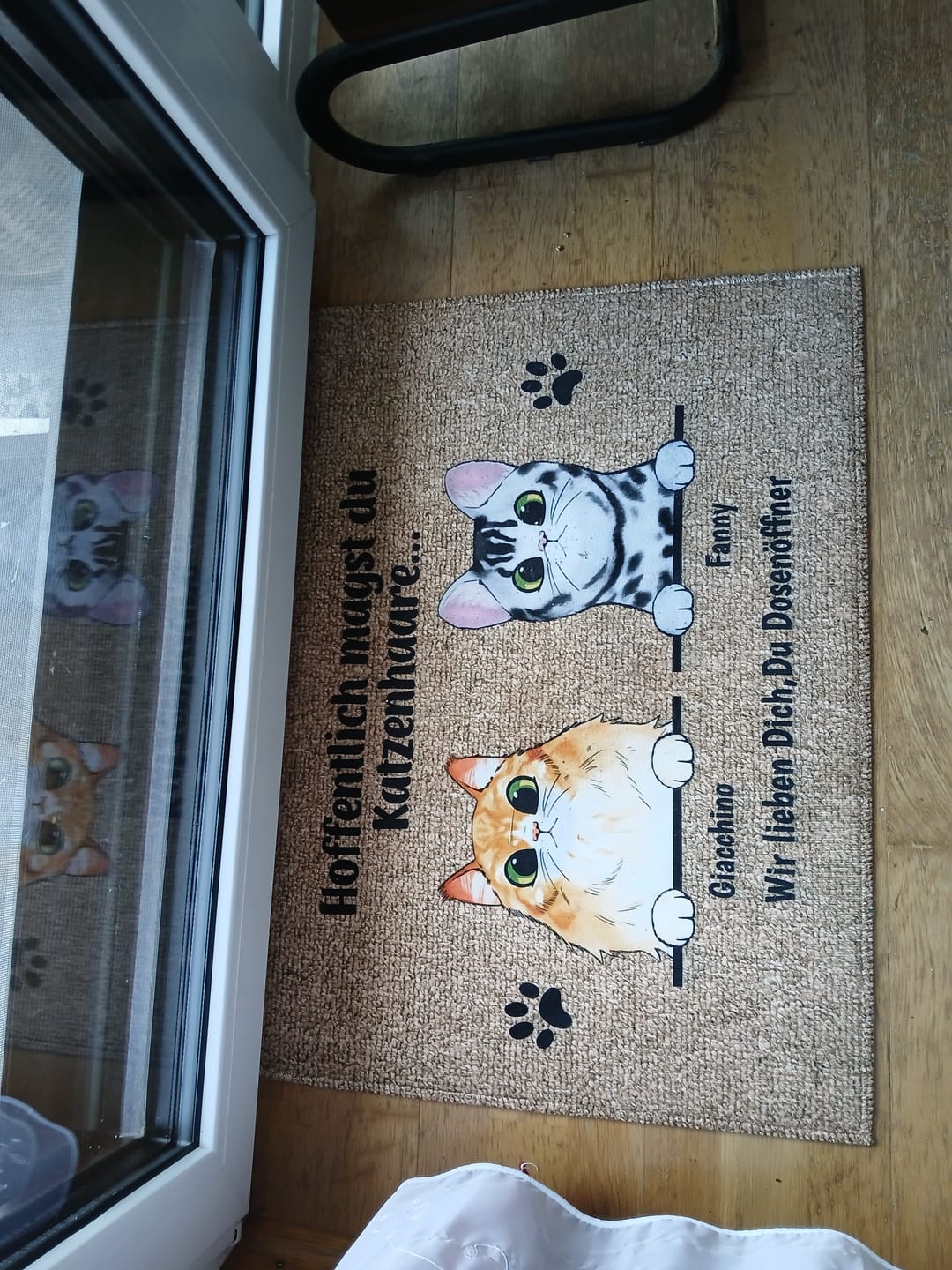 Customer photo review of Willkommen bei neugierigen Katzen - Individuelle Fußmatte