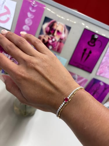 Customer photo review of CHAINS - ETERNITY Permanent Jewelry