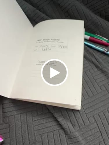 Customer video review of Fast Brain Daily Productivity Planners - Quarterly Set