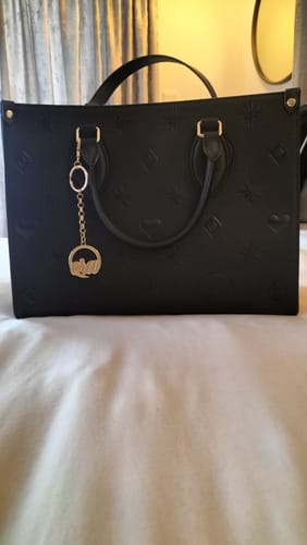 Customer photo review of The Carryall Icon Tote
