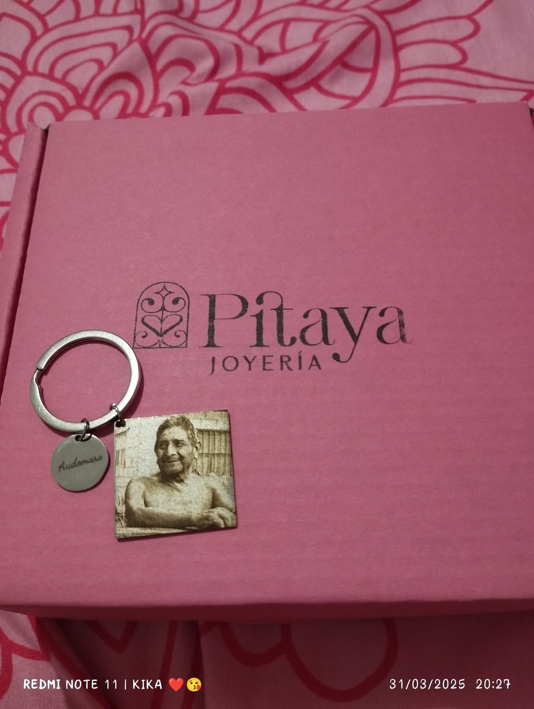 Customer photo review of Llavero Personalizado Cuadrado