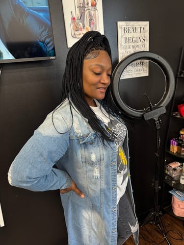 Customer photo review of Knotless Braid Wig, 13x4 Lace Frontal, Color 1B, Glueless (Sade)