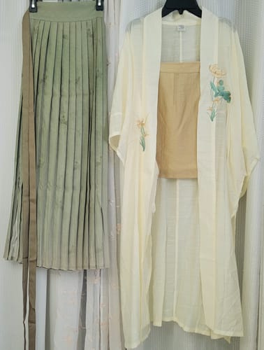 Customer photo review of Shen Miao 神庙 Temple Song Dynasty Tencel Beizi Ruqun Set