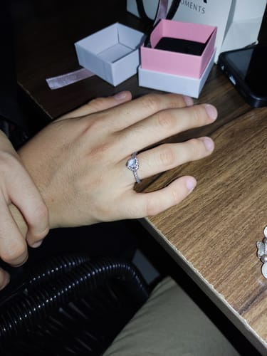Customer photo review of ANILLO PROMESA PANDORA CORAZON ELEVADO + KIT DE REGALO
