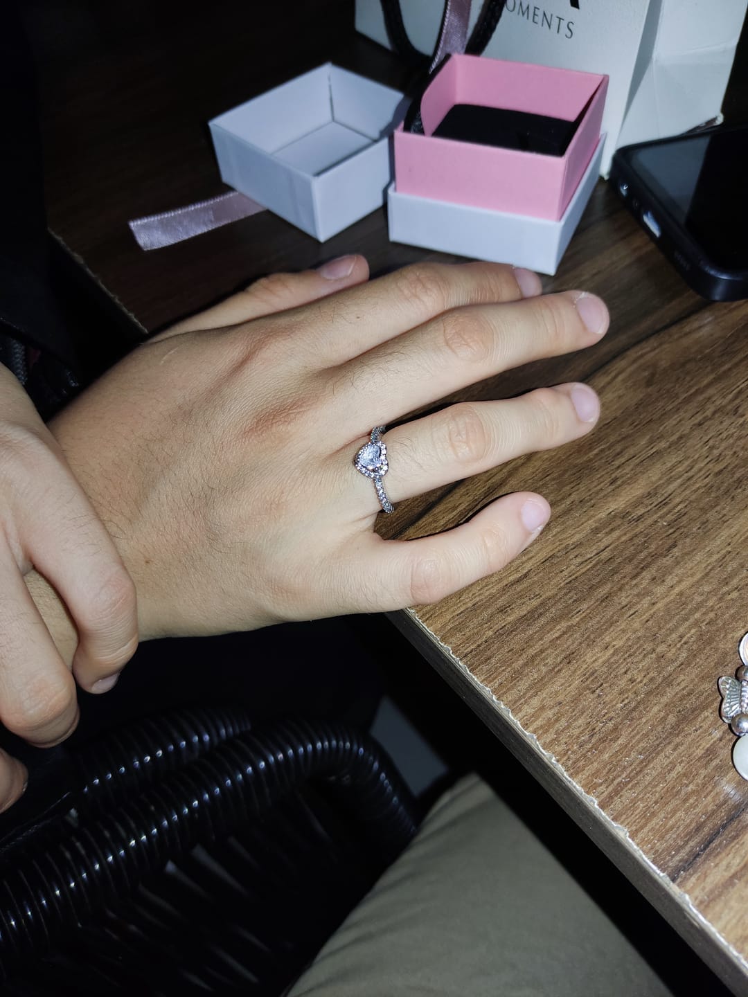 Customer photo review of ANILLO PROMESA PANDORA CORAZON ELEVADO + KIT DE REGALO