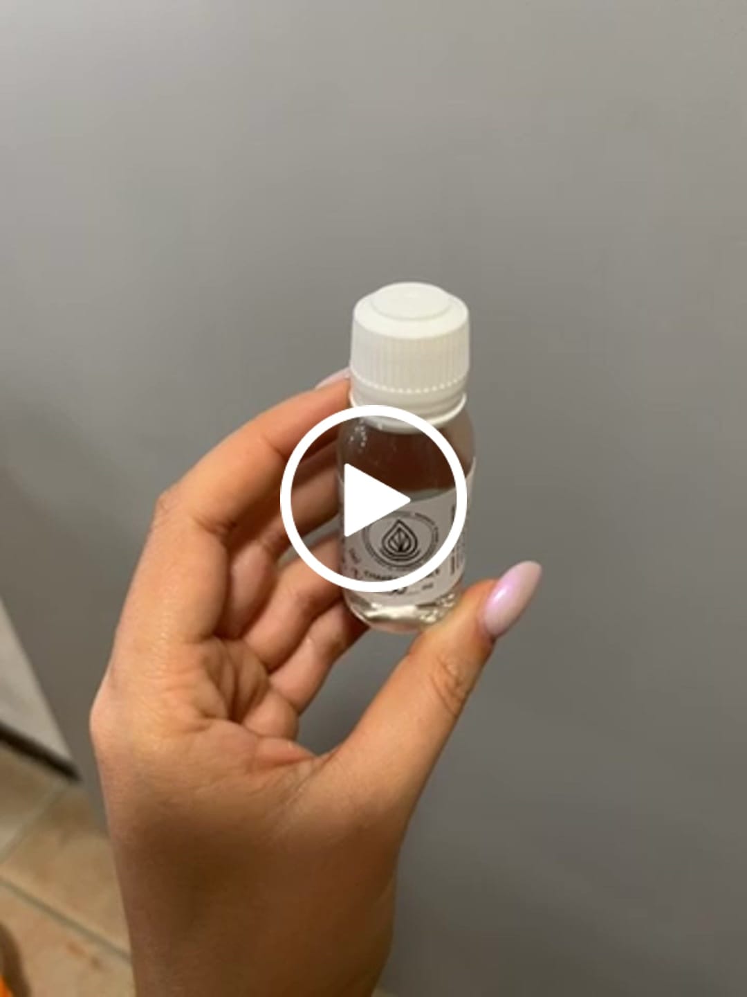 Customer video review of Fragancia CHAKRA ESSENCE