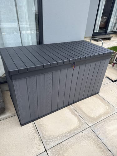 Customer photo review of Darwin Deck Box 570 L