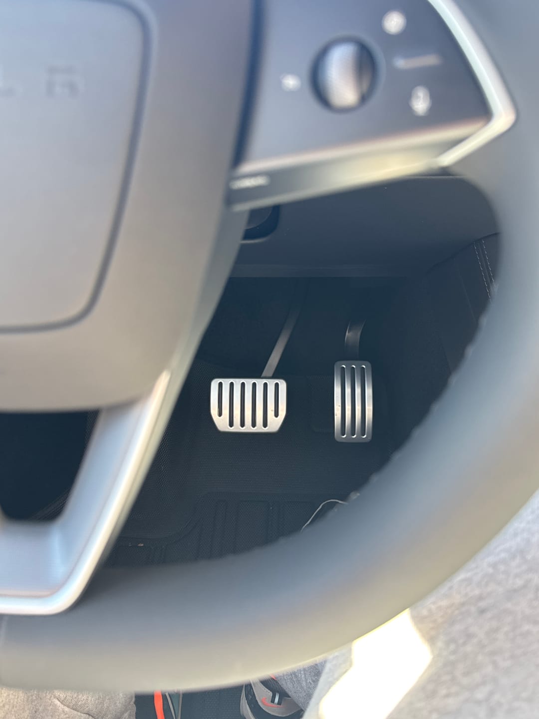 Customer photo review of Self-flip Lock Aluminum Performance Foot Pedal Set for Tesla Model 3/Y