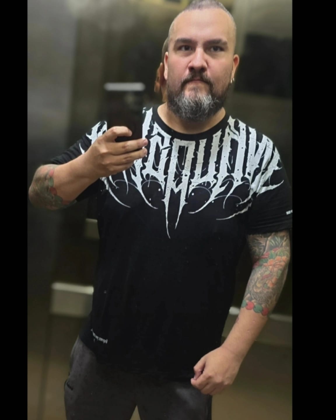 Customer photo review of POLERA BLACK LETTER ART CO.