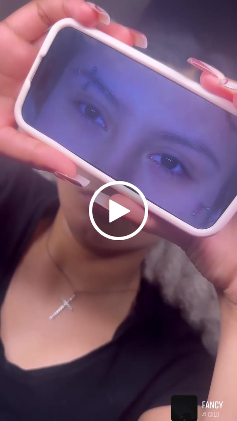 Customer video review of Violet Mysterious Lash