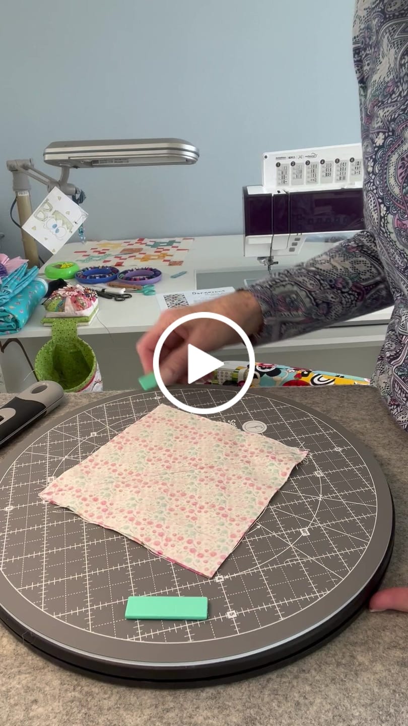 Customer video review of Sew Magnetic 11" Rotating Self-Healing Cutting Mat