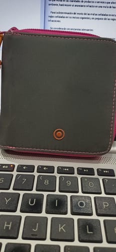 Reseña con foto de un cliente sobre Billetera Nylon Cuadrada