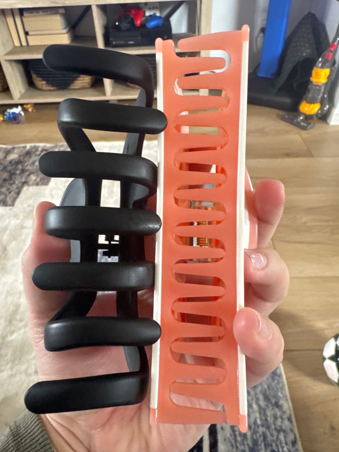 Customer photo review of XL Grapefruit Slice Hair Claw Clip
