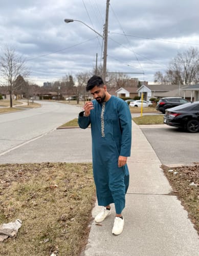 Customer photo review of Burgundy Thobe