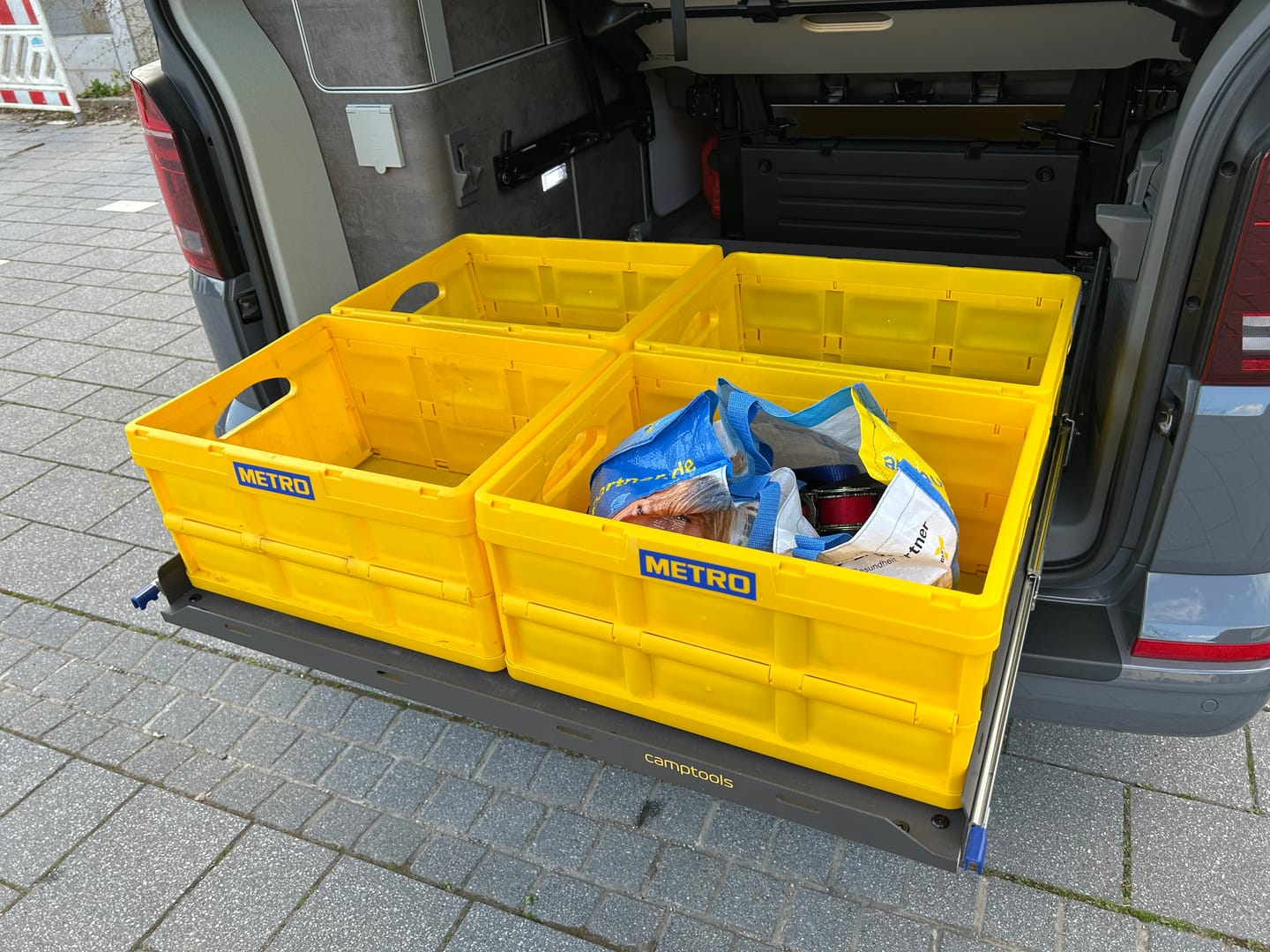 Customer photo review of Heckauszug VW California T5 | T6 | T6.1 (mit Möbelzeile Fahrerseite)